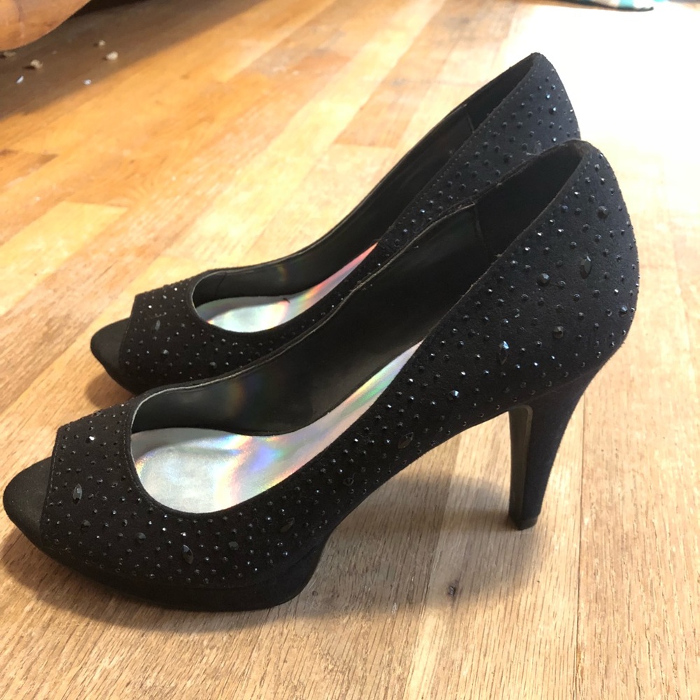 NWOT black heels
